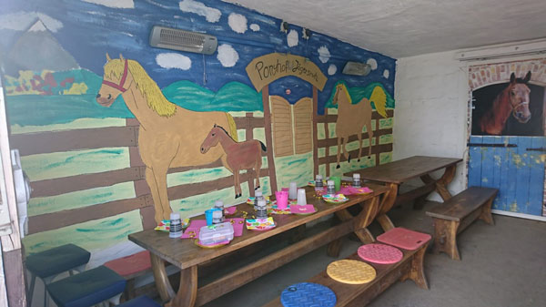  Unser Partyraum fr Kindergeburtstagsfeiern direkt neben den Ponys auf dem Ponyhof